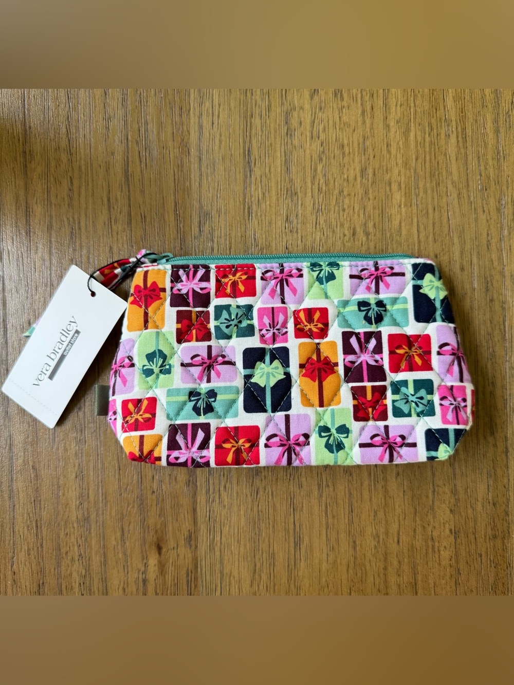 NWT Vera Bradley Gifts Aplenty Essential Small Pouch!